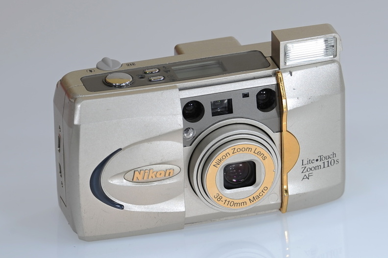 Nikon Lite·Touch Zoom 110s (2002) kompakt