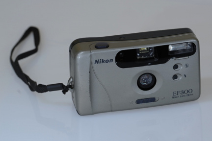 kompakt-Nikon EF 300(1997)