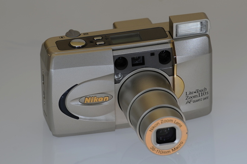 kompakt-Nikon_Lite.Touch_Zoom_110s_QD(2002).JPG