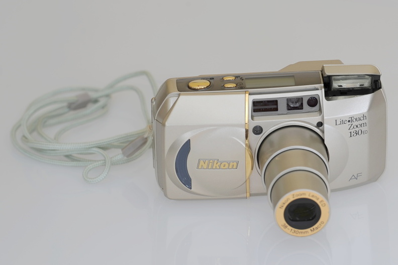 kompakt-Nikon_Lite.Touch_Zoom_130ED(2002).JPG