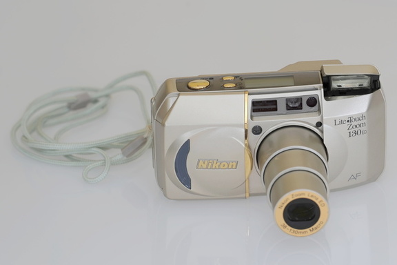 kompakt-Nikon Lite.Touch Zoom 130ED(2002)