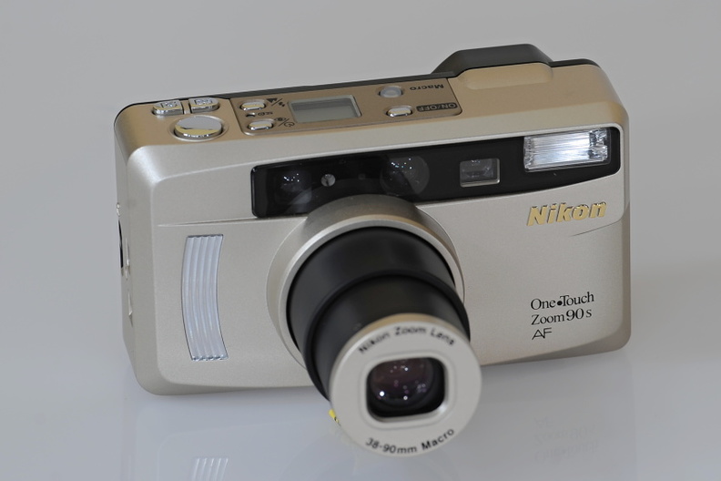 kompakt-Nikon_One.Touch_Zoom_90s(2002).JPG